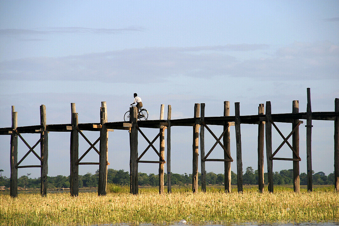 U Bein Bridge. Thaungthaman Lake. Amarapura. Mandalay Division. Myanmar (Burma).