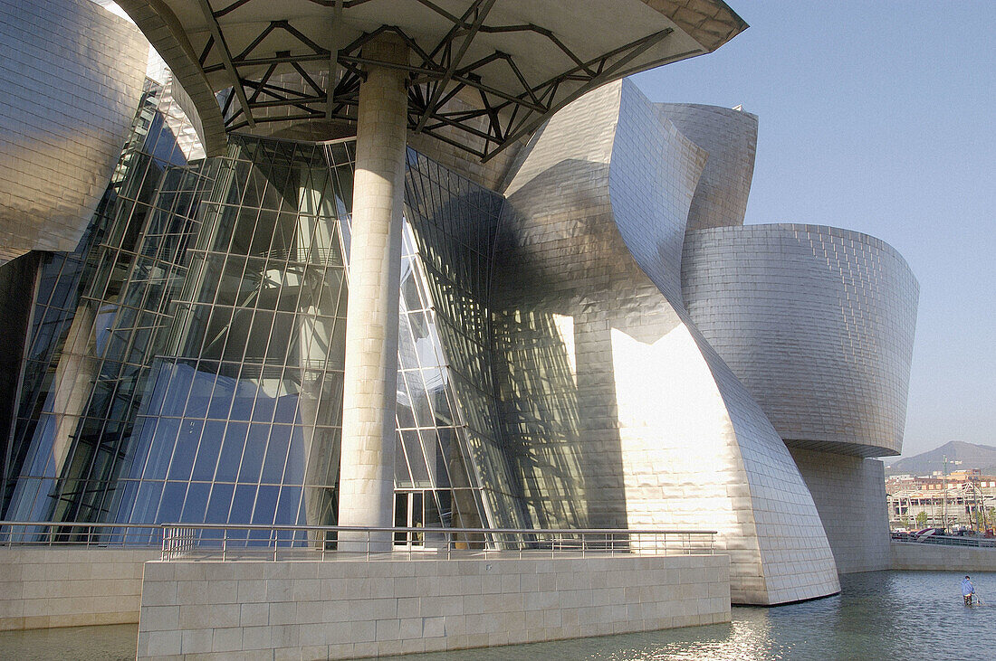 Guggenheim Museum by Frank O. Gehry. Bilbao. Biscay, Spain