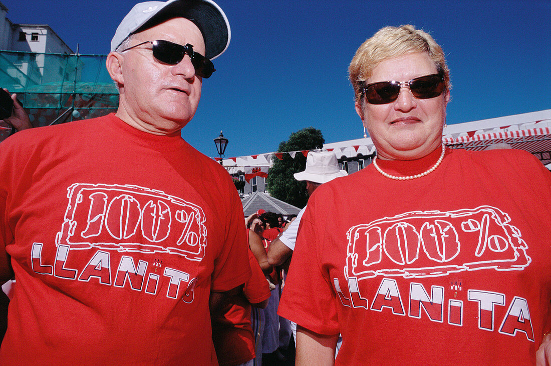 Couple with t-shirt supporting Gibraltars colony. National day (September the 10th). Gibraltar. UK