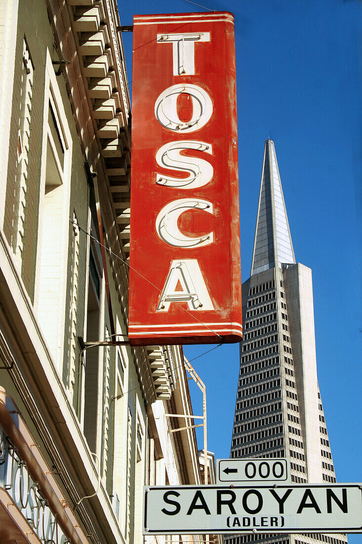 Tosca and Transamerica Pyramide. San Francisco, CA, USA