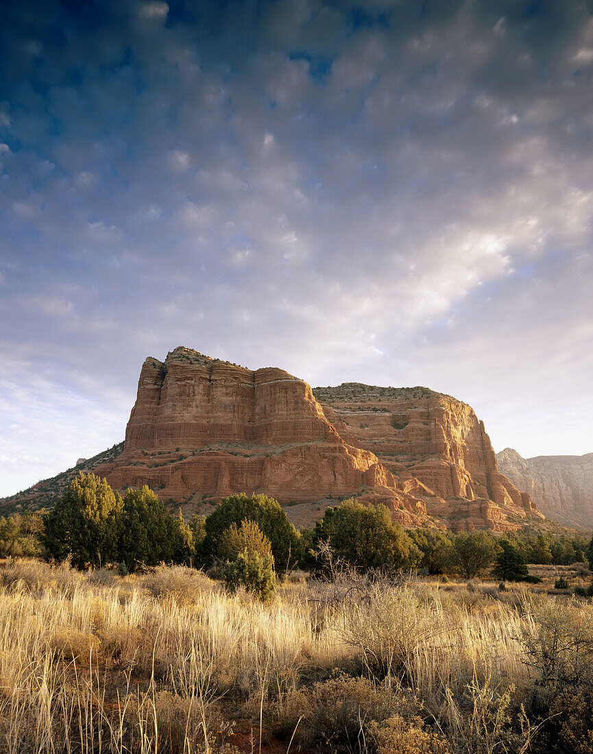Morning light on Courthouse Butte, Red Rock Country. Sedona. Arizona. USA.