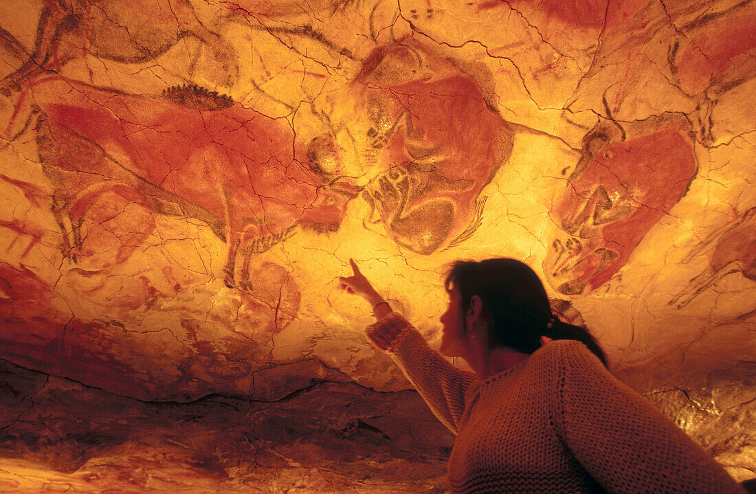 Bisons in Altamiras reproduction cave (Neo Cave). Altamira museum. Santillana del Mar. Spain