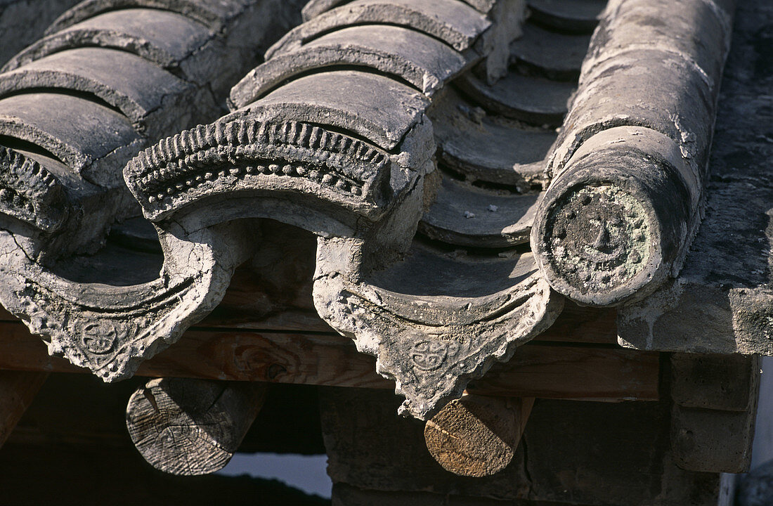 Stucco on roof. Chuandixia Village. Beijing Municipality. China