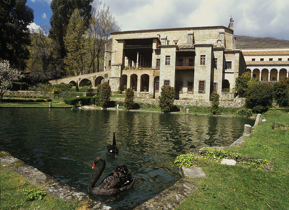 Pool, Yuste monastery. Cáceres province, Extremadura, Spain