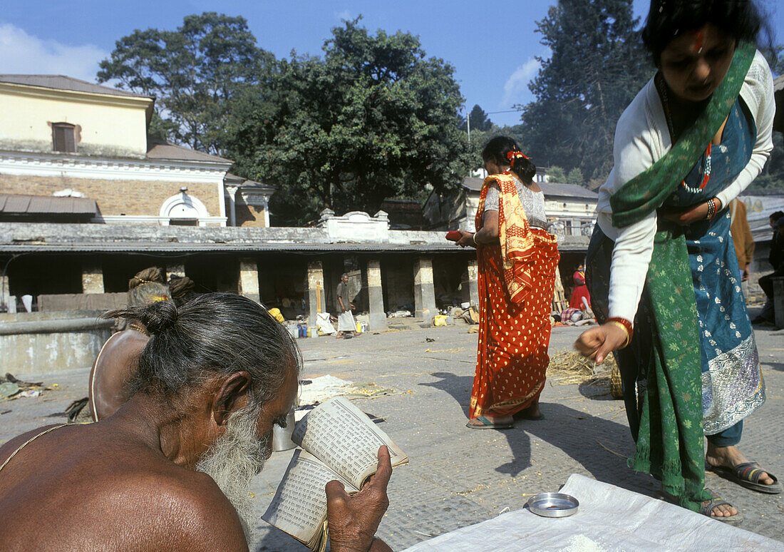 Holyman, Sadhu, Pashupatinath Hindu Temple, Katmandu, Nepal.
