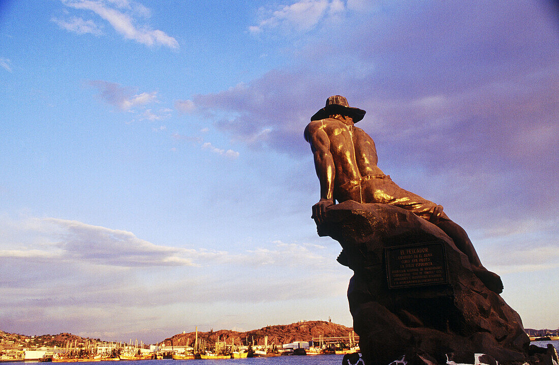 Monument to fishermen. Guaymas. Sonora, Mexico