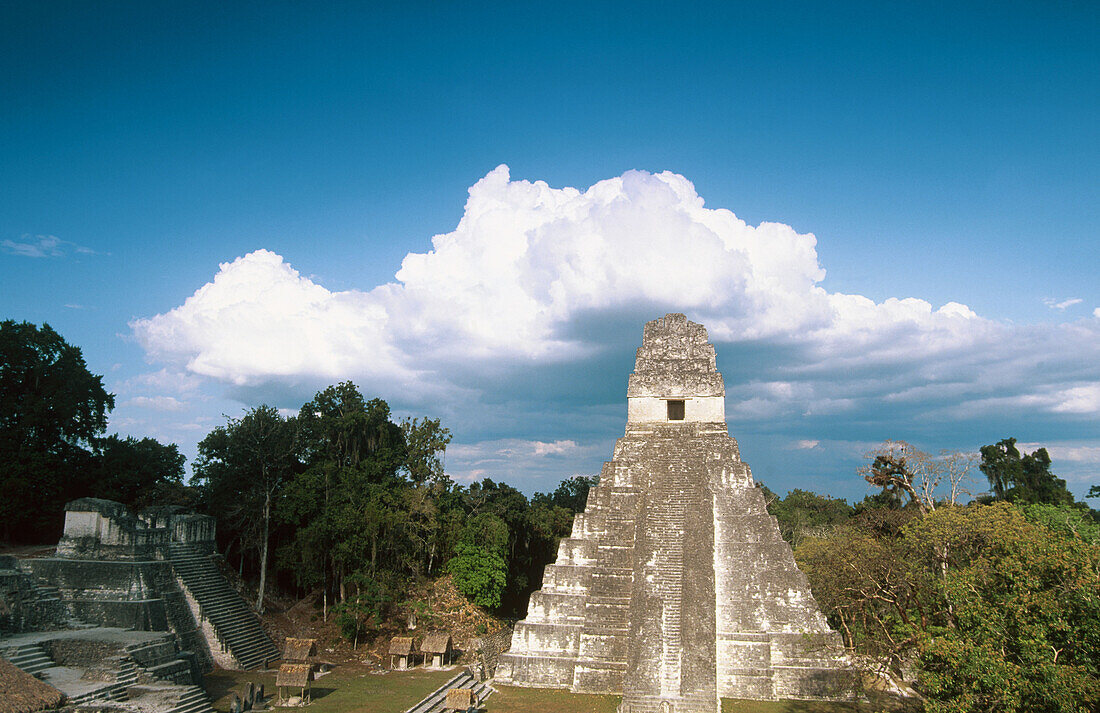 Temple of the Giant Jaguar (Temple I) at Gran Plaza, Mayan ruins of Tikal. Peten region, Guatemala