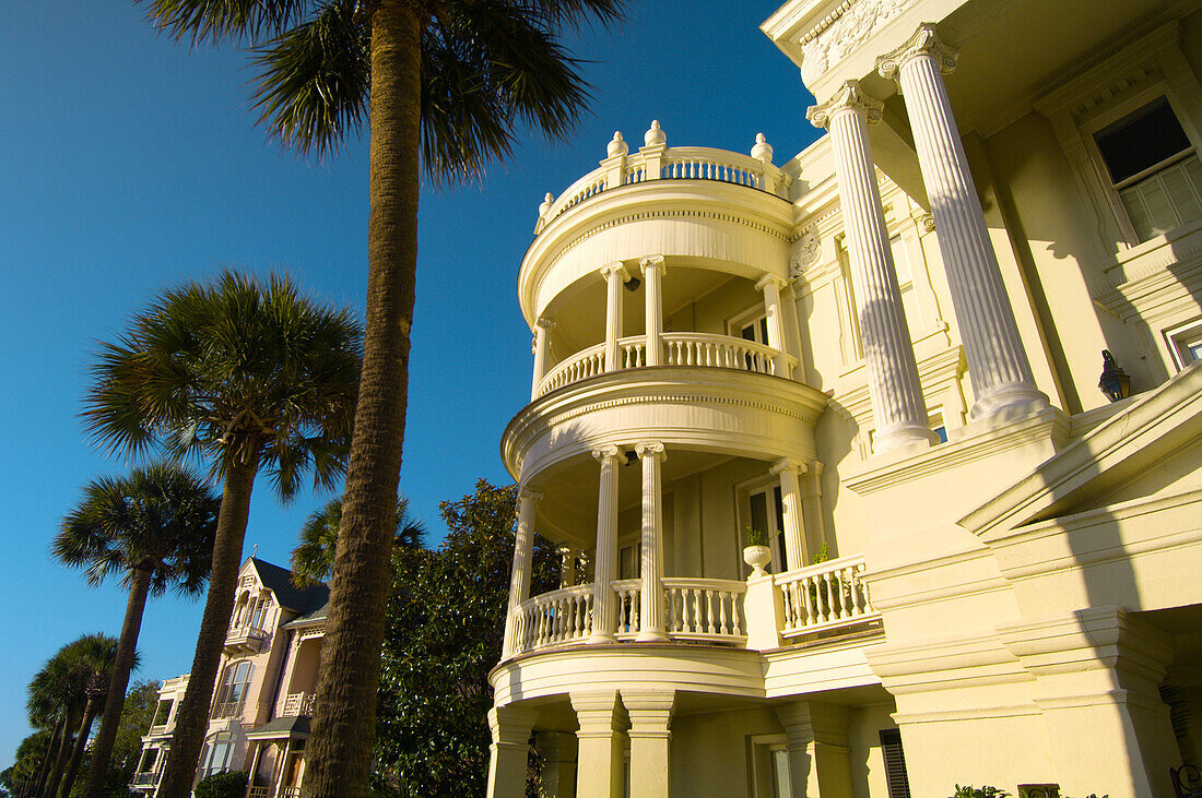 Antebellum houses on East Bay Street (The Battery) in the historic district of Charleston, South Carolina