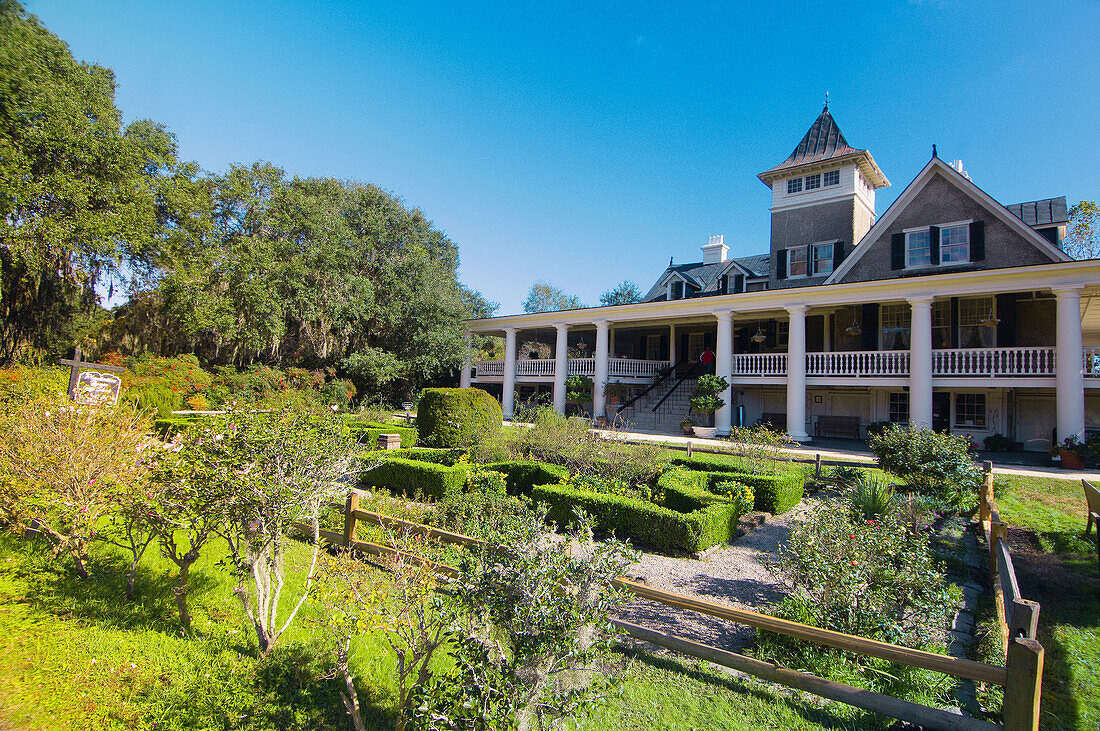 The plantation house of the Magnolia Plantation, Charleston, South Carolina