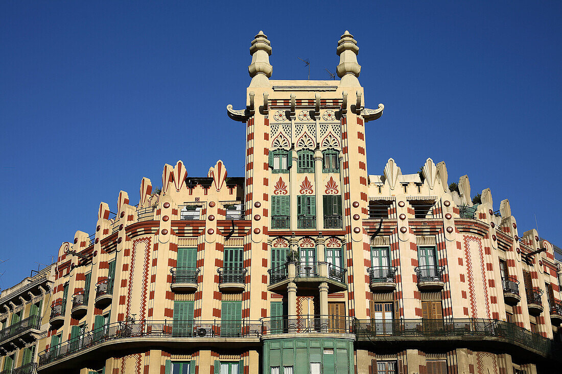 Building in the Eixample, Barcelona. Catalonia, Spain