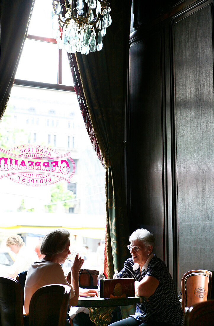 Historisches Café Gerbeaud, Vörösmarty Platz, Budapest, Ungarn