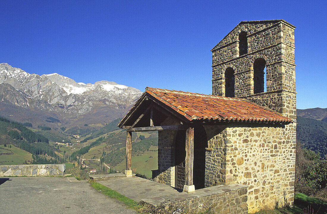 Ermita de San Miguel, Santo Toribio de Liébana, La Liébana, Los Picos de Europa, Cantabria, Spain