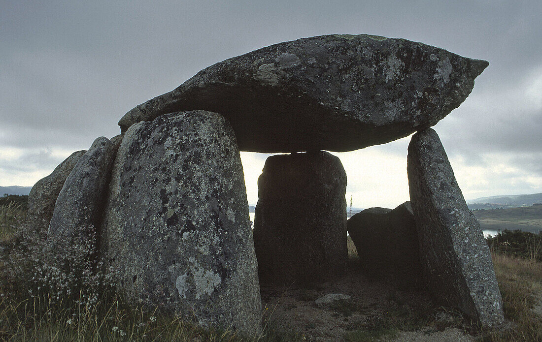 Casola do Foxo dolmen. Muiños, Baixa Limia-Serra do Xurés Natural Park. Orense province, Galicia, Spain