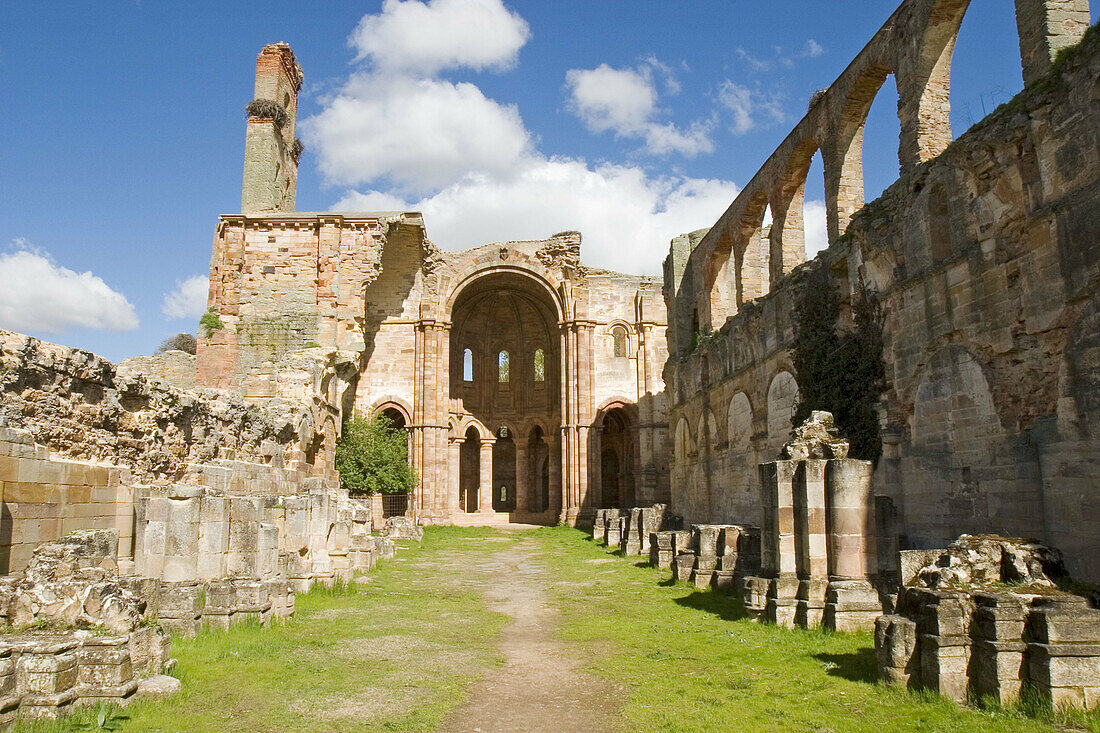 Church, ruins of Santa Maria de Moreruela Cistercian monastery (12th century). Zamora province, Castilla-León, Spain
