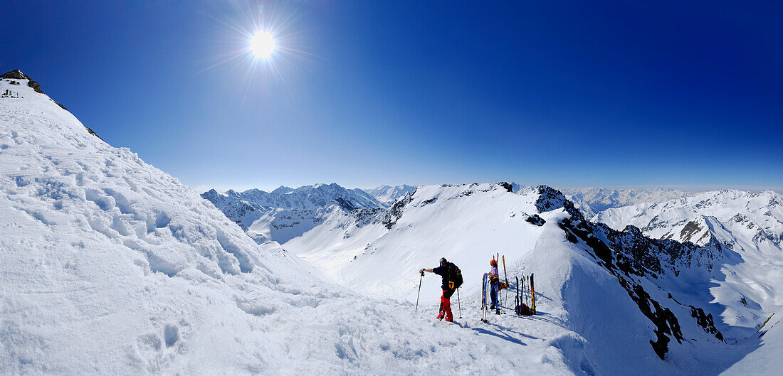 Skitourengeher am Sulzkogel, Kühtai, Stubaier Alpen, Tirol, Österreich