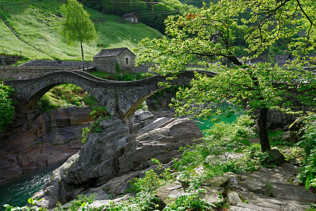 Ponte dei Salti über die Verzasca, Lavertezzo, Verzascatal, Tessin, Schweiz