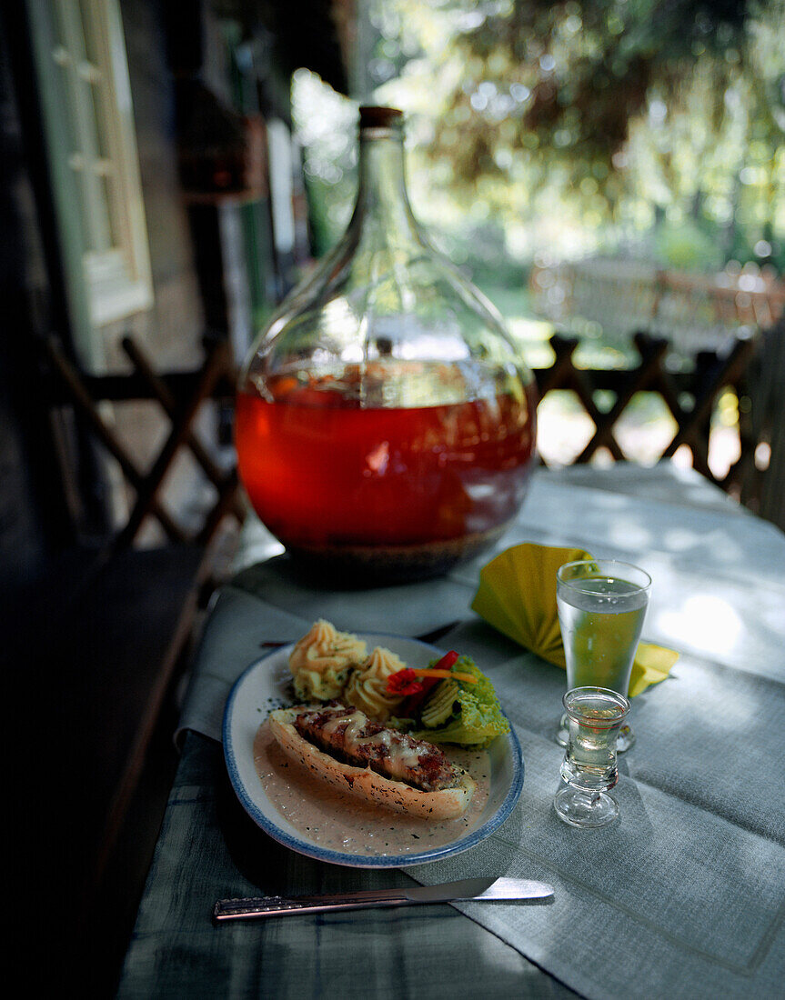 Schmorgurken und Senfschnaps, Lehde, Spreewald, Brandenburg, Deutschland