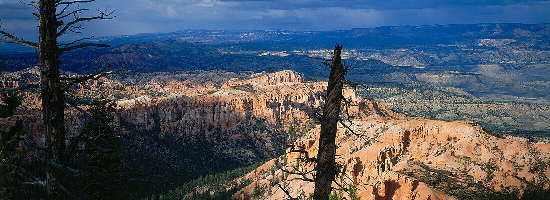 Blick auf Kalksandstein-Formationen, Bryce-Canyon-Nationalpark, Utah, USA