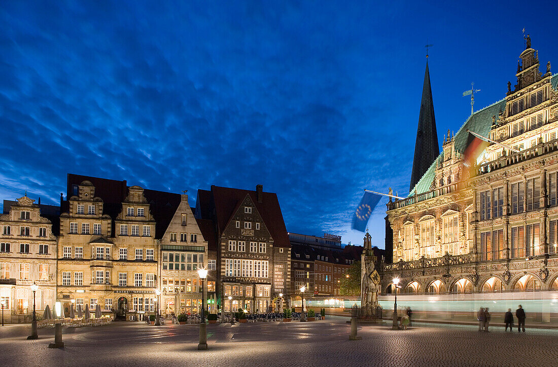 Rathaus am Marktplatz bei Nacht, Bremen, Deutschland