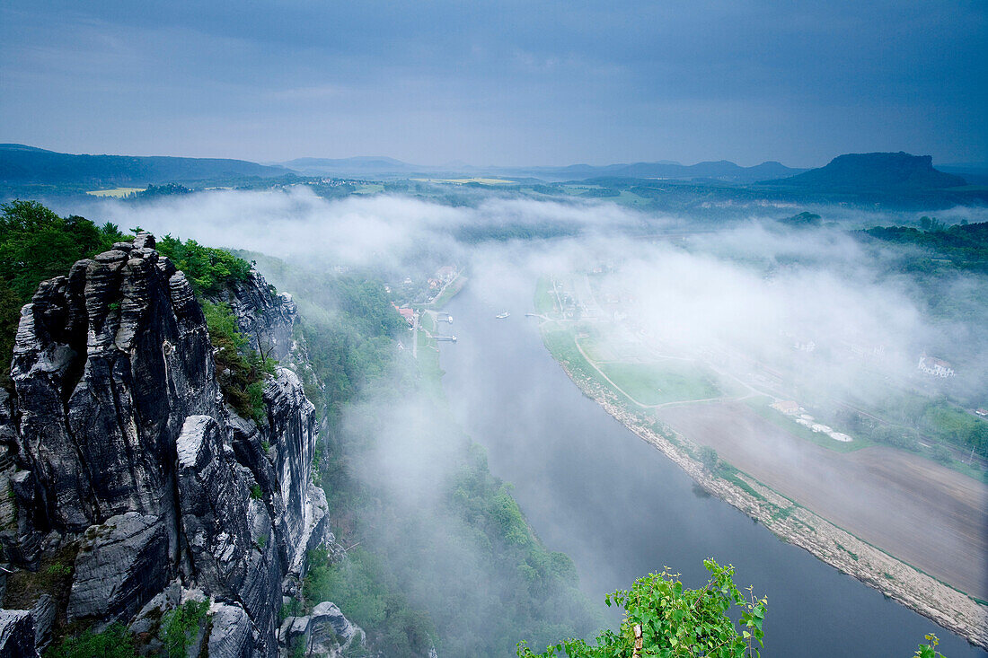 Blick von der Bastei über die Elbe, Sächsische Schweiz, Elbsandsteingebirge, Sachsen, Deutschland