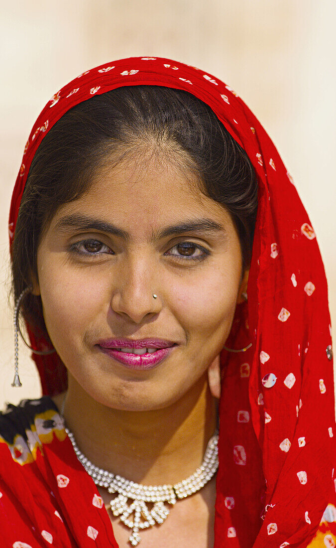 Woman at the Taj Mahal, Agra, Uttar Pradesh, India