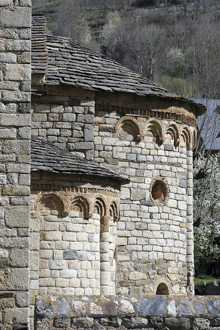 Architectural detail, Architectural details, Architecture, Art, Arts, Building, Buildings, Catalonia, Catalunya, Cataluña, Church, Churches, Color, Colour, Daytime, Europe, Exterior, Facade, Façade, Facades, Façades, Lerida province, Lleida province, Outd