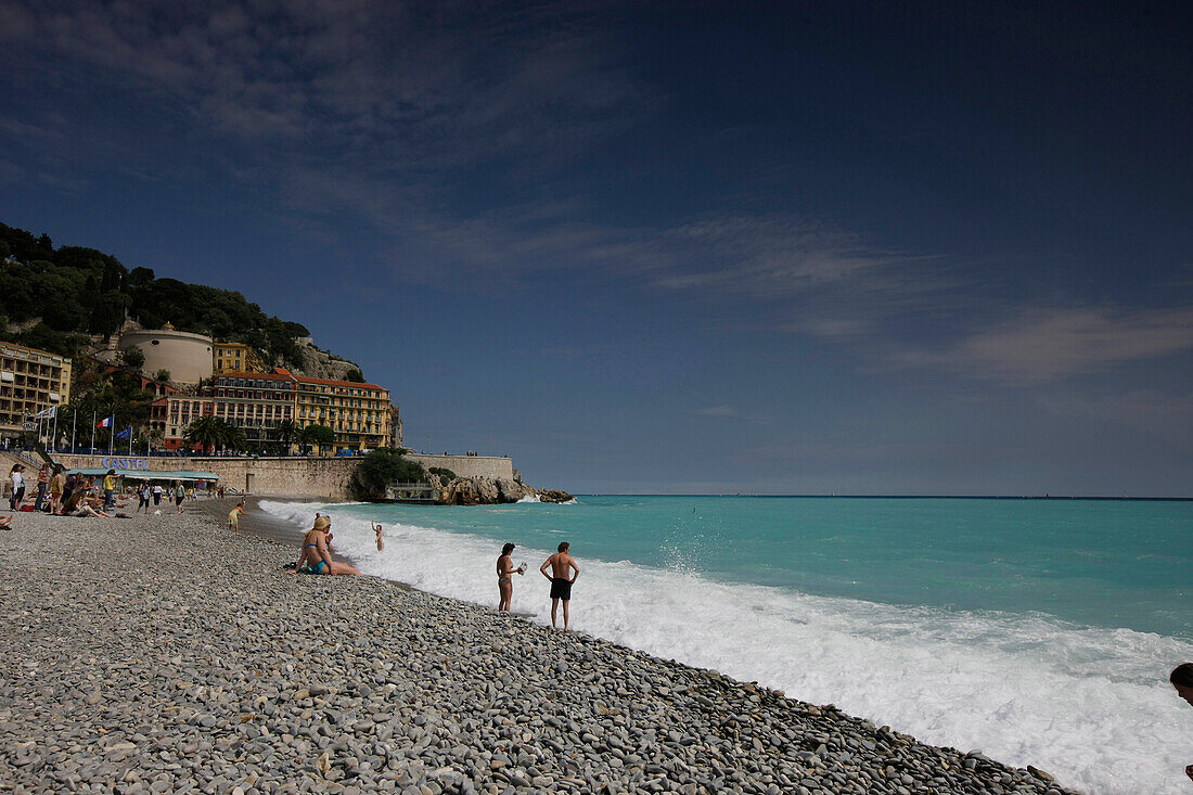 Leute am Strand, Nizza, Côte d'Azur, Provence, Frankreich