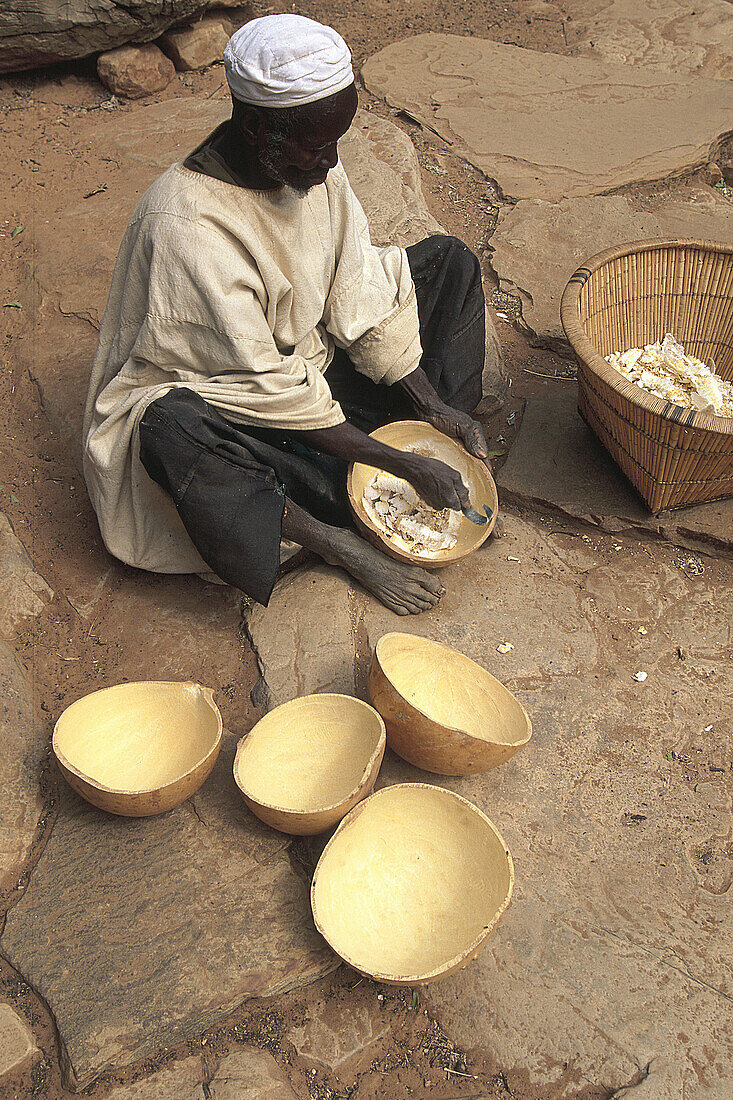 Preparation of calabashes. Craftsman in Dogon country. Mali.