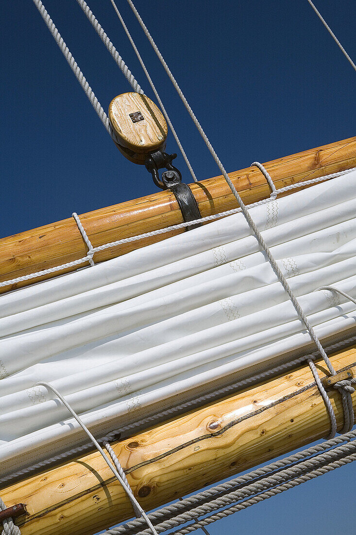 America, Blue sky, Boat, Boom, Color, Colour, Contemporary, Cruise, Florida, Halyard, Ketch, Key west, Line, Mast, Pulley, Rope, Sail, Sailing, Schooner, Ship, Tall ship, United States, United States of America, USA, White, S19-542648, agefotostock