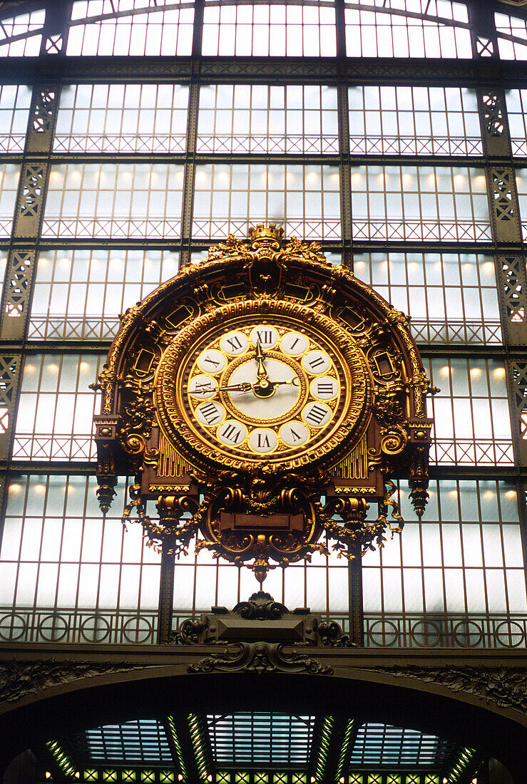 Musée dOrsay. Interior clock. Paris. Île de France. France.