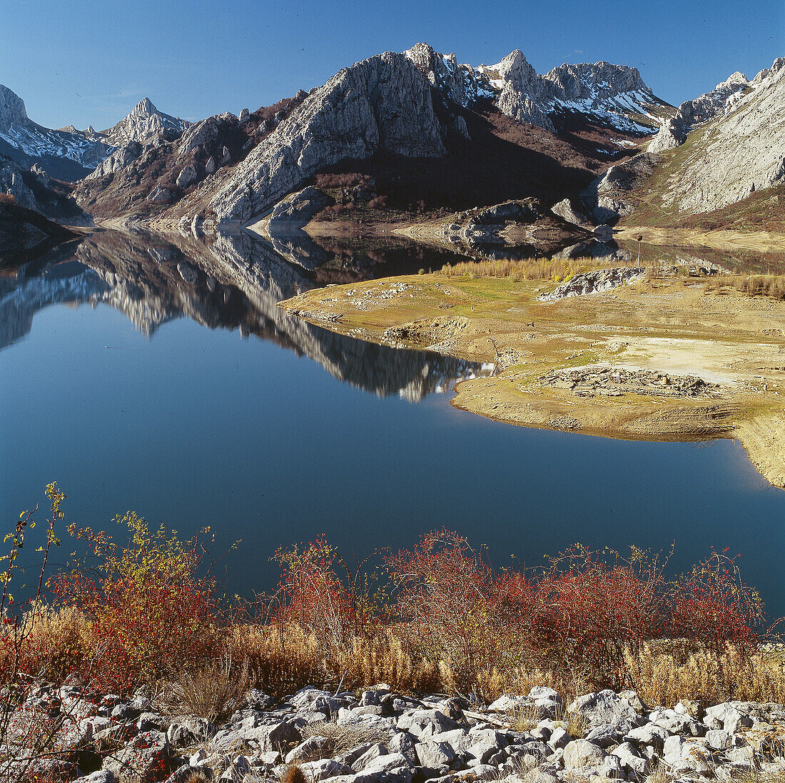 Riaño reservoir. Lario. Leon province. Castilla-Leon. Spain