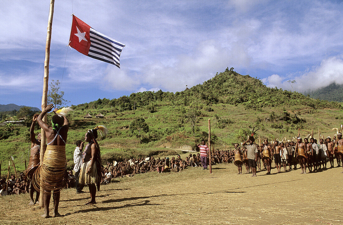 Independance demonstration of Yalis tribes in August 2000, Western Papuasia, Former Irian-Jaya, Indonesia