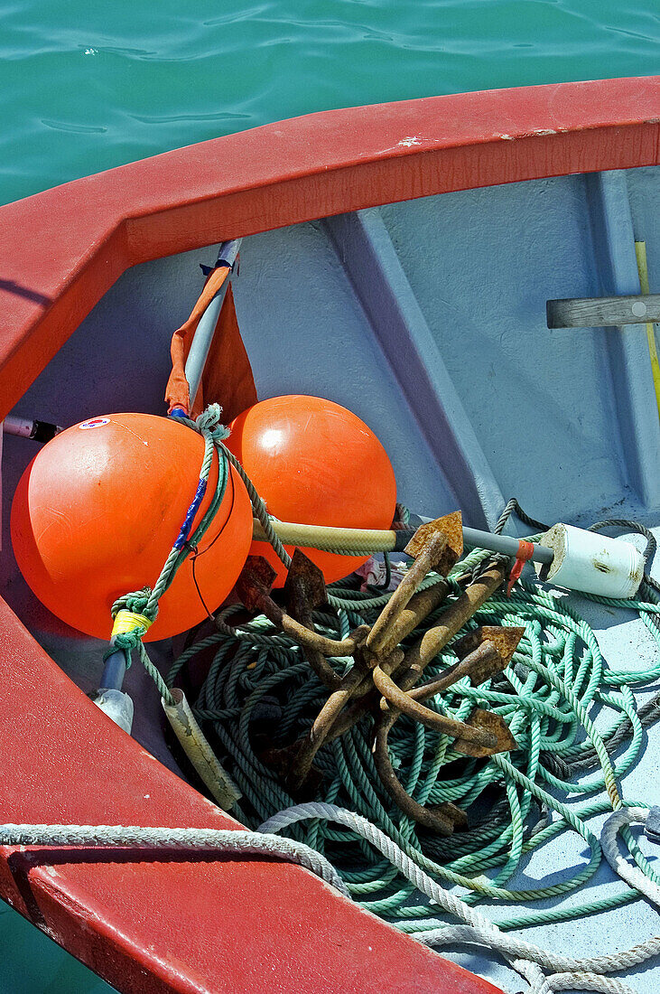 Anker, Außen, Boje, Bojen, Boot, Boote, Farbe, Meer, Menschenleer, Niemand, Seil, Seile, Tageszeit, Verrostet, Wasser, T11-531166, agefotostock