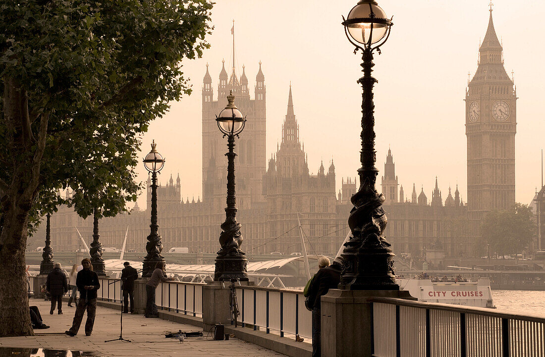View from Queens Walk towards the Houses of Parliament with Big Ben, Clock Tower, Southwark, London, England, Europe