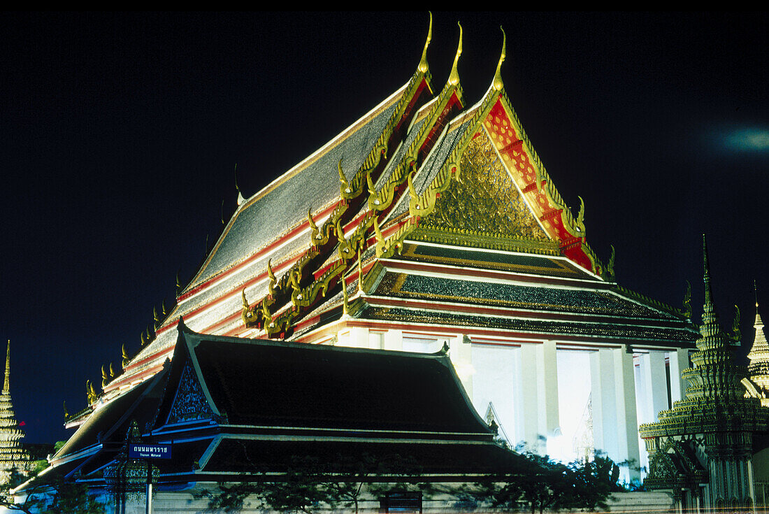 Wat Pho Reclining Buddha Temple, Bangkok. Thailand