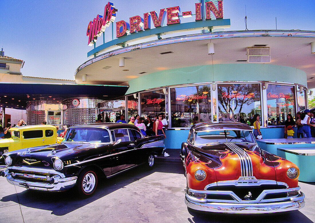 mels drive in restaurant antique cars universal studios florida