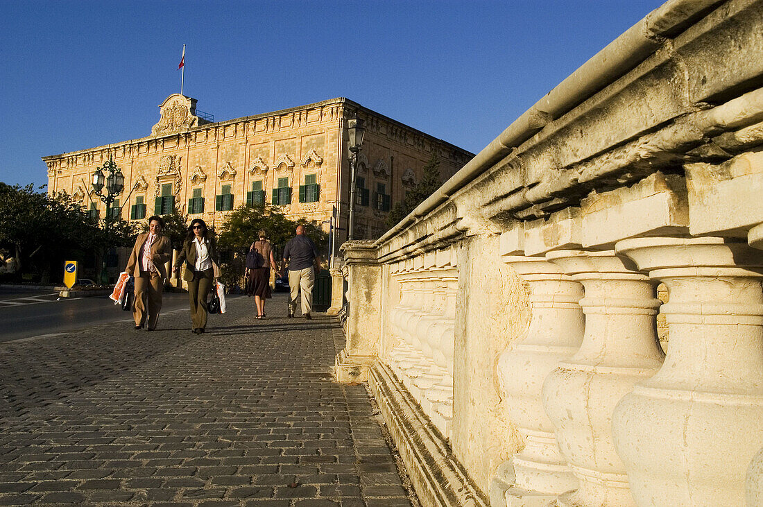 Girolamu Cassar Avenue. Grand Harbour. La Valletta. Malta