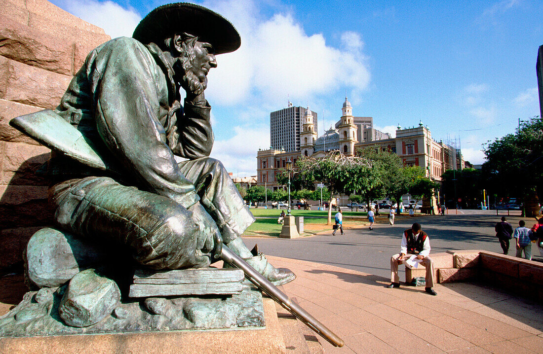 Boer farmer bronze statue. Church square. Pretoria. South Africa