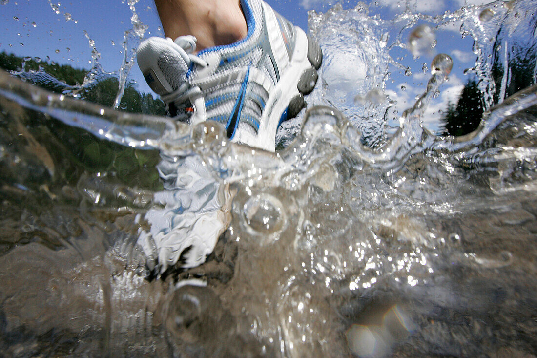 Nahaufnahme von einem Jogging Schuh, Vermillion Lake, Hood to Coast Rennen, von Mount Hood zur Küste, Oregon, USA