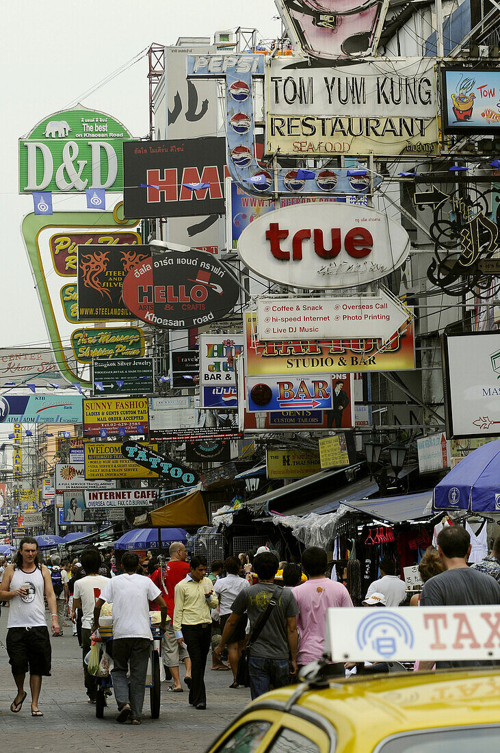 Reklame in der Khaosan Gegend, Bangkok, Thailand