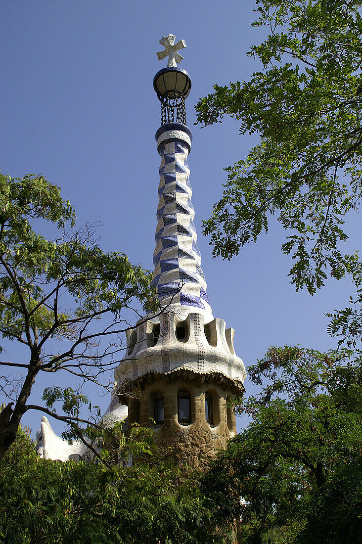 Building (Pabellón del Edificio Administrativo). Parc Güell. Barcelona. Spain