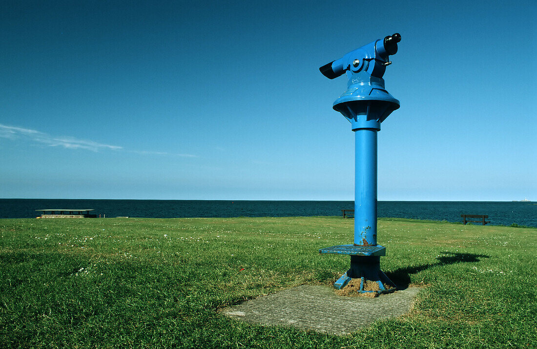 Bench, Benches, Binocular, Binoculars, Coast, Coastal, Color, Colour, Daytime, Grass, Horizon, Horizons, Indoor, Indoors, Interior, Landscape, Landscapes, Lawn, Leisure, Nobody, Scenic, Scenics, Sea, Tourism, Vegetation, Viewpoint, Viewpoints, Water, T25-