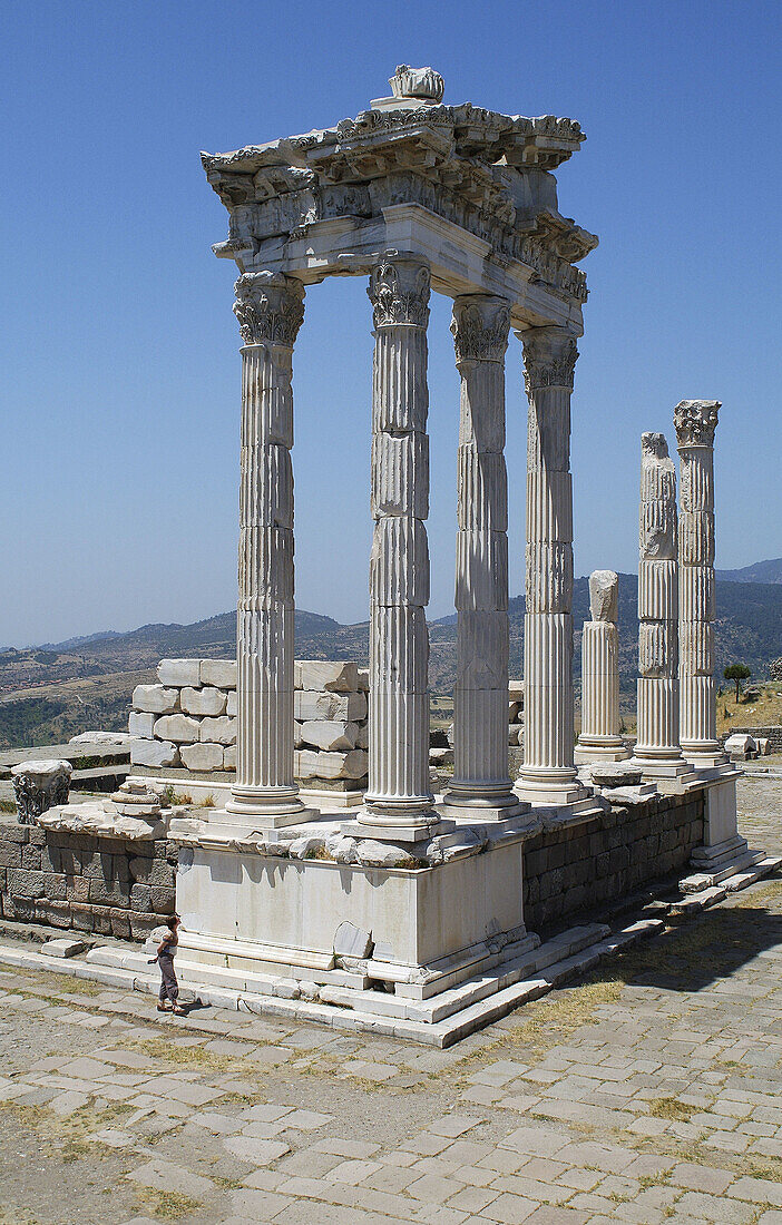 Ancient, Ancient history, Antiquity, Archaeology, Architecture, Art, Arts, Asia, Bergama, Building, Buildings, Classical, Color, Colour, Column, Columns, Daytime, Exterior, Historic, Historical, History, Incomplete, Outdoor, Outdoors, Outside, Pergamon, P