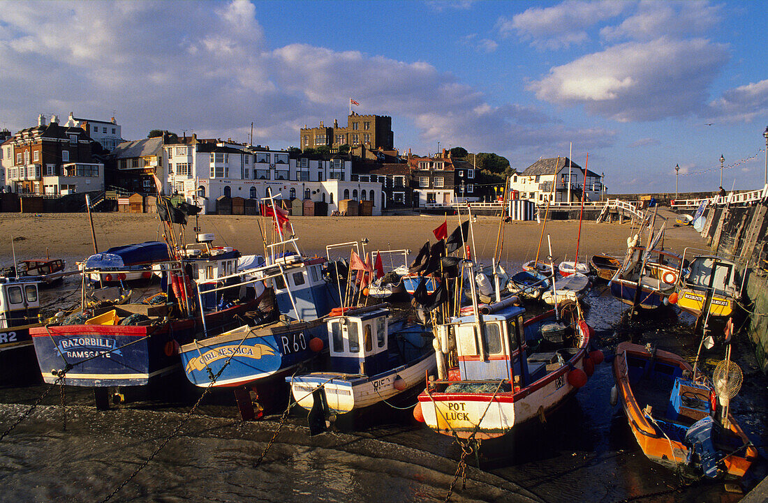 Europe, Great Britain, England, Kent, harbour in Broadstairs