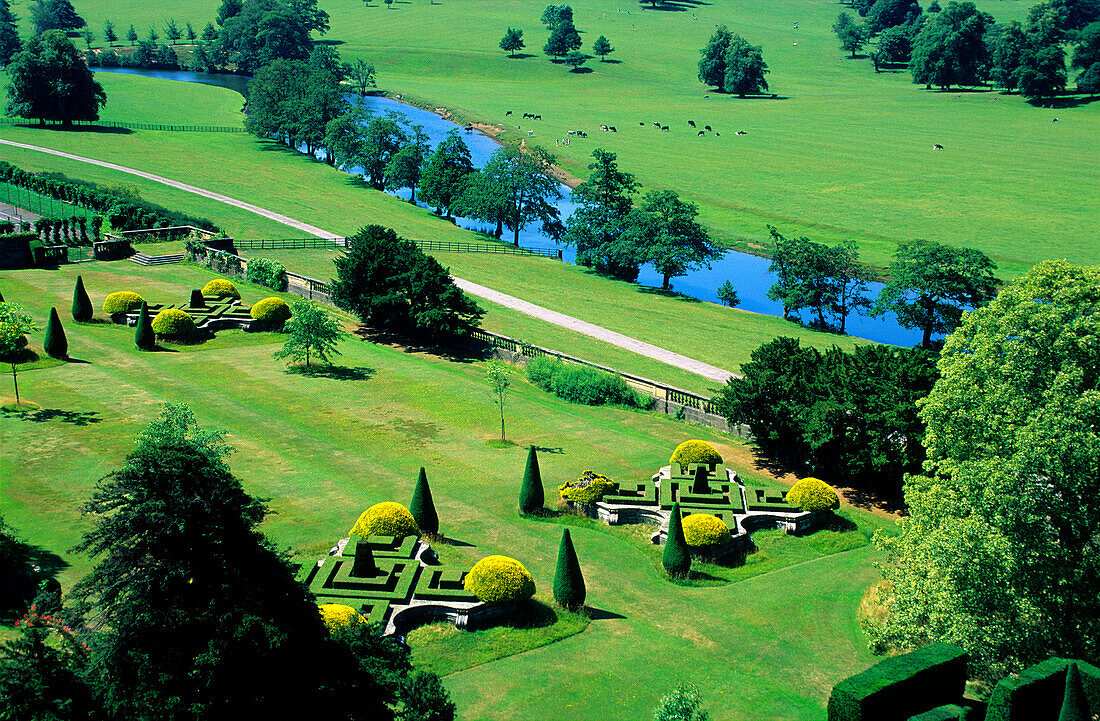 Europe, Great Britain, England, Derbyshire, Chatsworth, Bakewell, garden at Chatsworth House