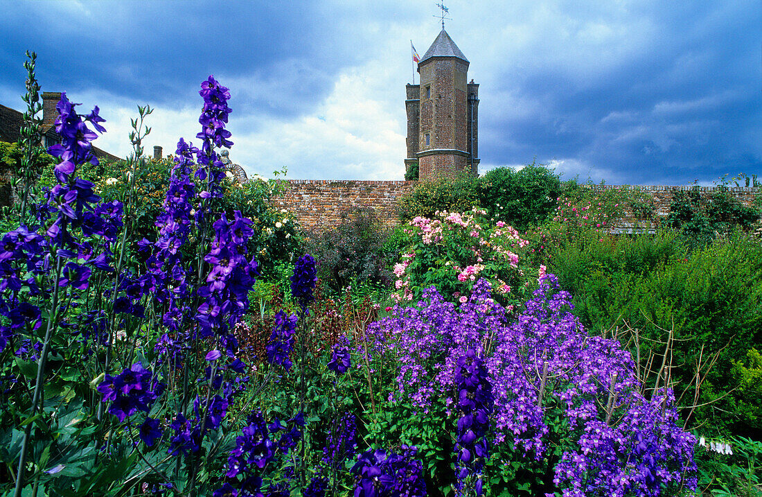 Europe, Great Britain, England, Sissinghurst Castle, [Sissinghurst's garden was created in the 1930s by Vita Sackville-West, poet and gardening writer, and her husband Harold Nicolson, author and diplomat]