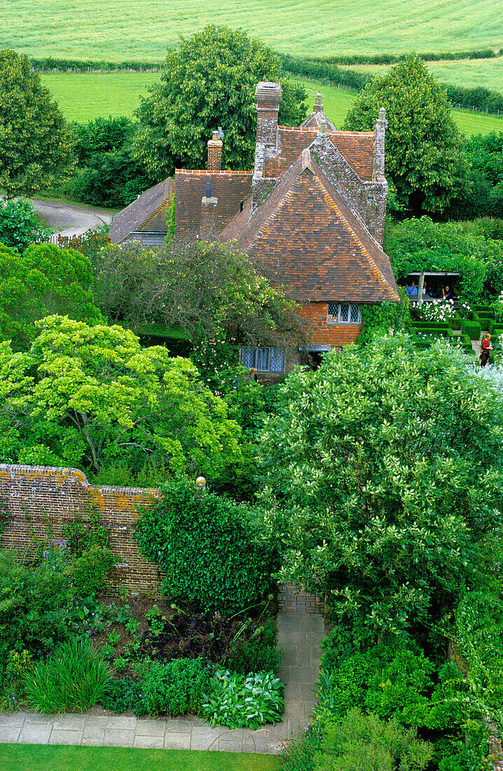 Europa, Grossbritannien, England, Kent, Sissinghurst Castle, [Die Gartenanlage wurde von Vita Sackville-West, Schriftstellerin, und ihrem Ehemann Sir Harold Nicolson, Autor und Diplomat, geschaffen]