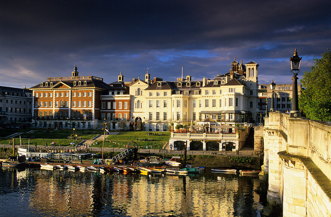 Europe, England, Greater London, Richmond Riverside, river Thames