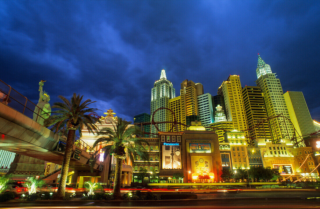 Vereinigte Staaten von Amerika, Nevada, Las Vegas, Las Vegas Boulevard. Hotel ''New York New York''