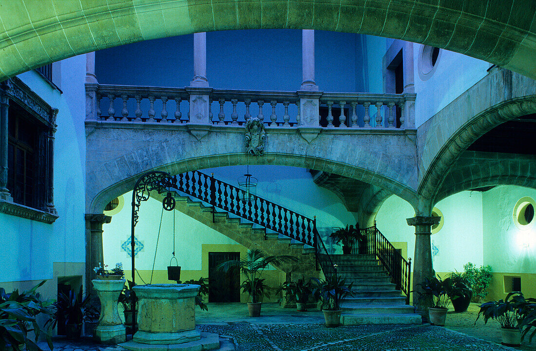 Europe, Spain, Majorca, Palma, historic centre, courtyard palace